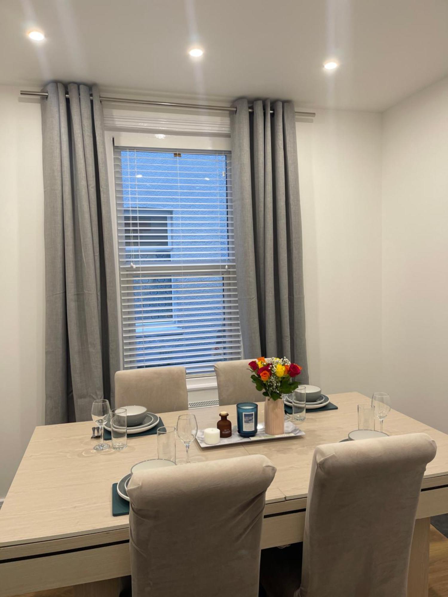 Serenity House, Free Parking, Sleeps 6, Free For 2 Children On Sofa Beds, Near The Restaurant And Centre, Guests Recommend It *