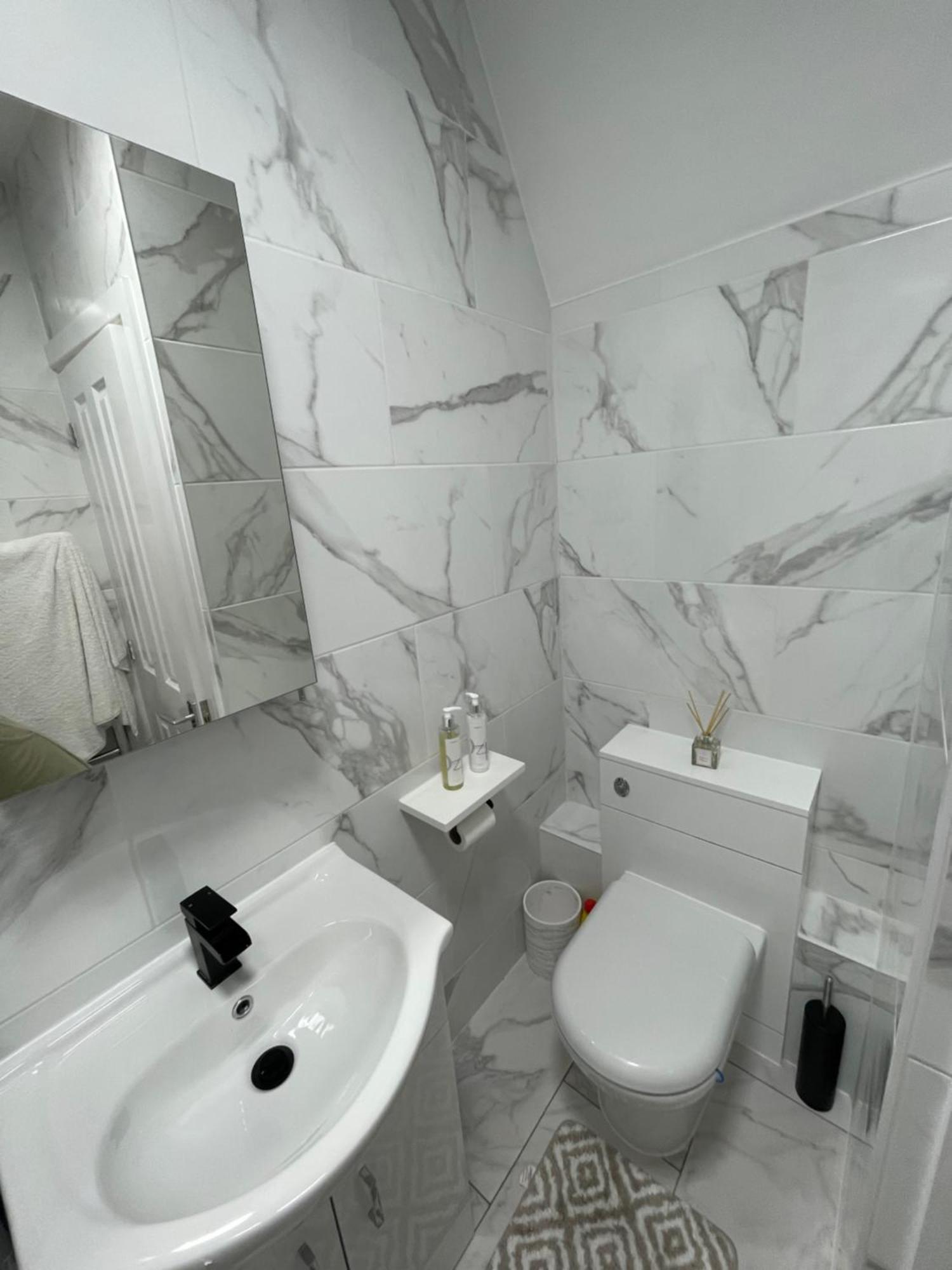 Hébergement de vacances Serenity House, Free Parking, Sleeps 6, Free For 2 Children On Sofa Beds, Near The Restaurant And Centre, Guests Recommend It *