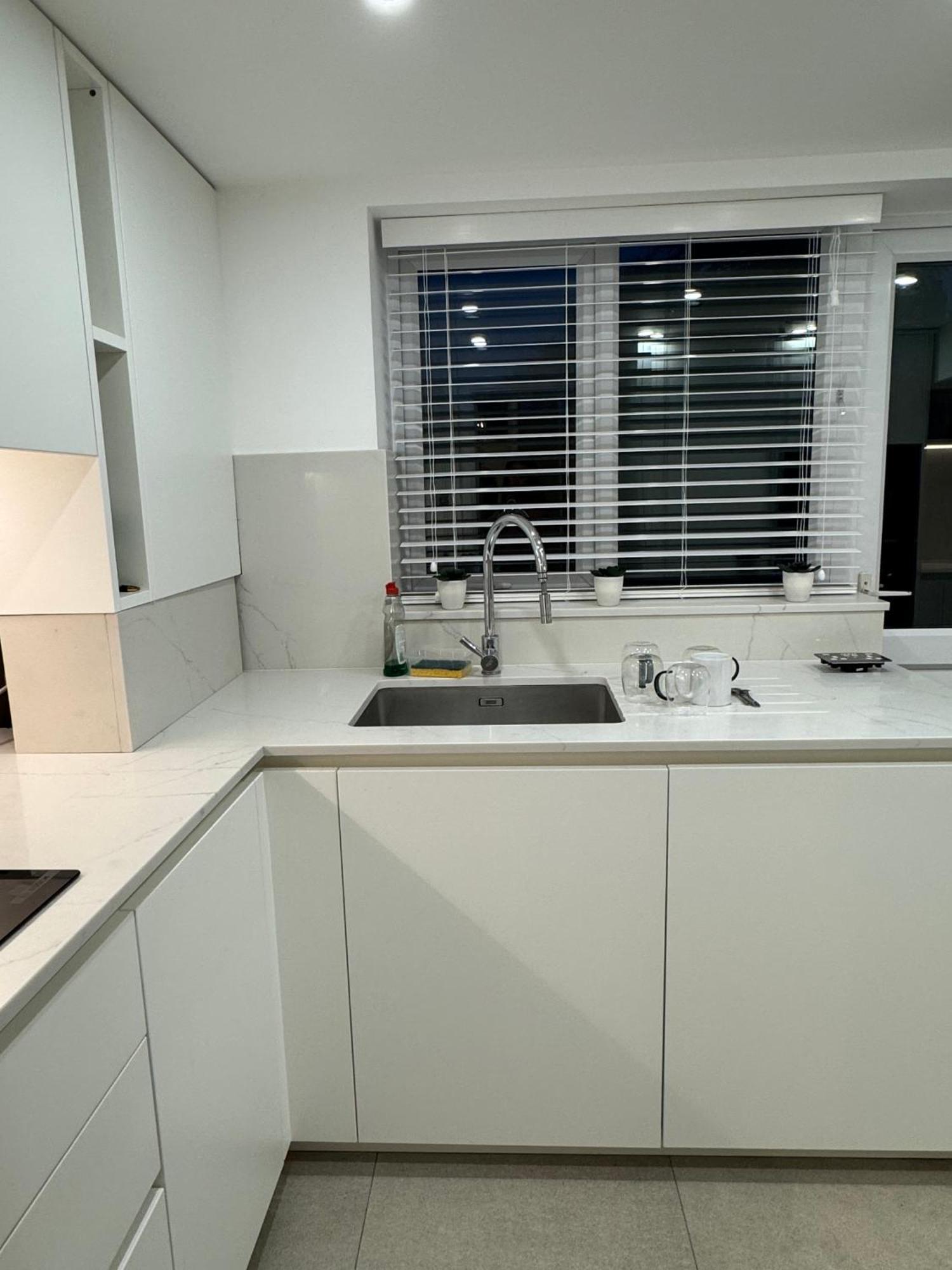 Serenity House, Free Parking, Sleeps 6, Free For 2 Children On Sofa Beds, Near The Restaurant And Centre, Guests Recommend It